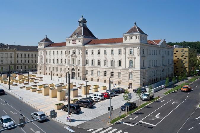 Gerichtsgebäude St. Pölten nach der Renovierung im Jahre 2011